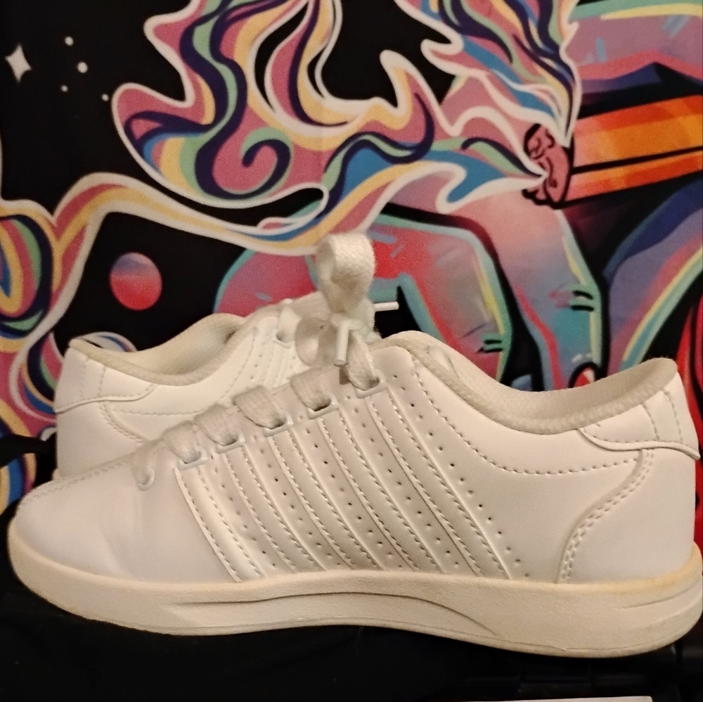 Like New Kids K-Swiss Classic White Sneakers 3.5 Y